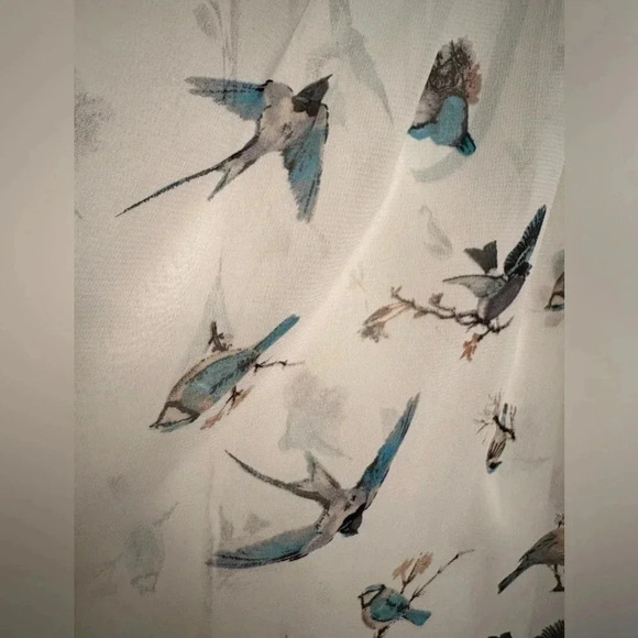 Lush sheer adjustable strap tank with blue bird print - Picture 4 of 7